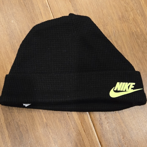 Nike Baby Long Sleeve Shirt, Footie Pants & Beanie Matching Set - Picture 5 of 5